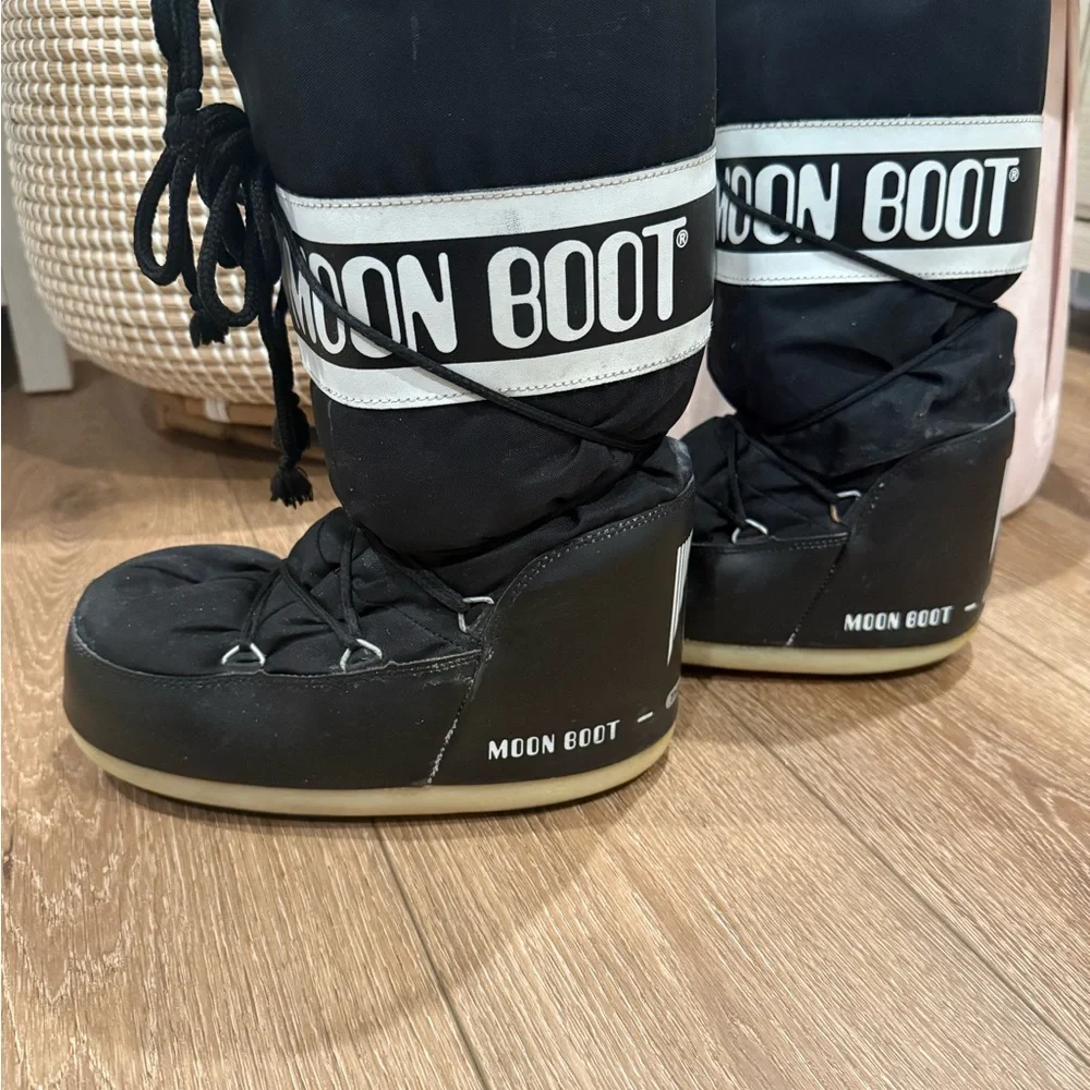 Moon Boot Black Snow Boots with Cream Sole and Branded Strap - Picture 2 of 5